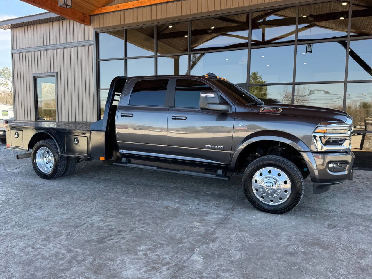 Used 2026 RAM 5500 4X4 4dr Crew Cab 173.4 in. WB w/ Laramie Trim Package image 6
