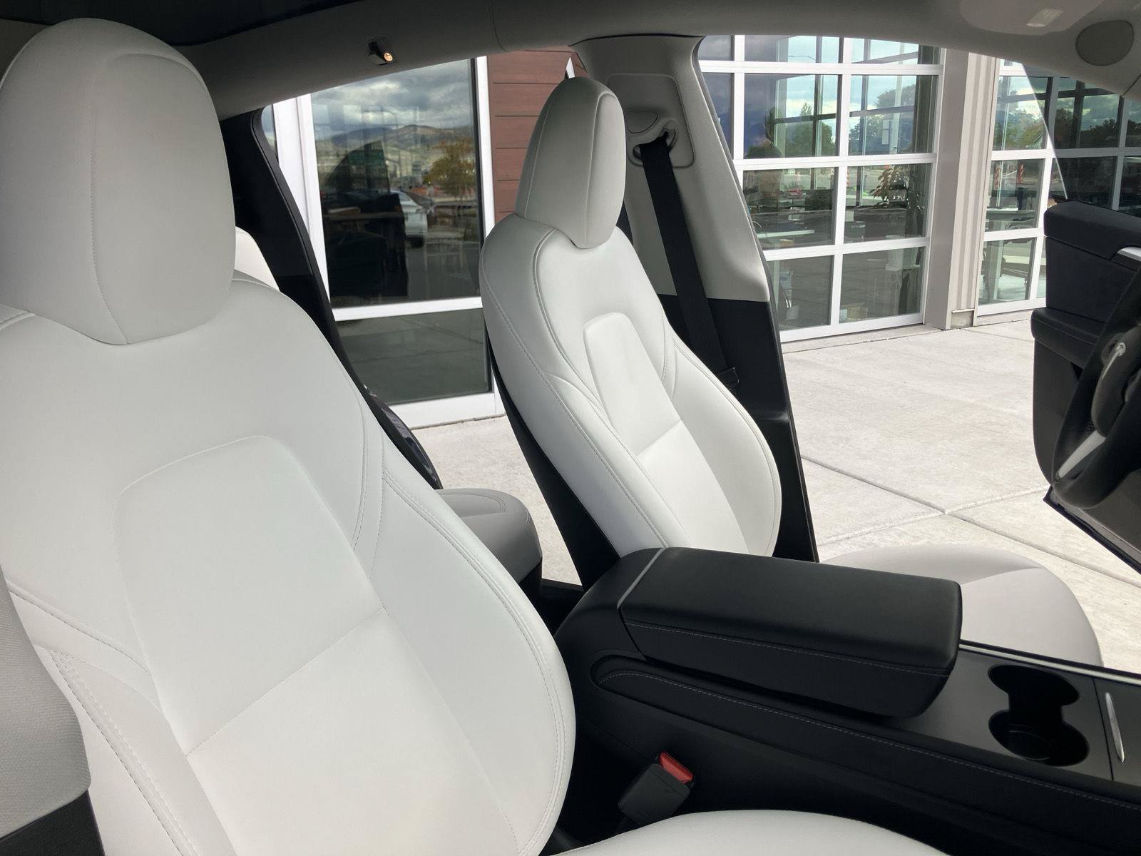 Used 2023 Tesla Model Y Long Range AWD/4WD image 23