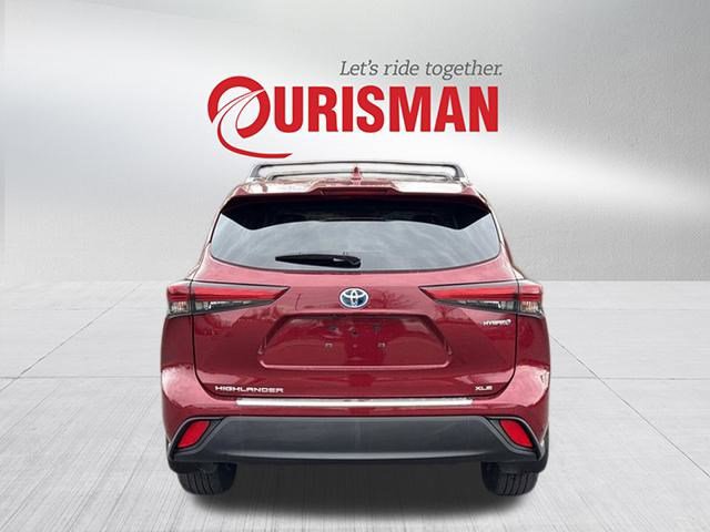 Used 2020 Toyota Highlander XLE image 3