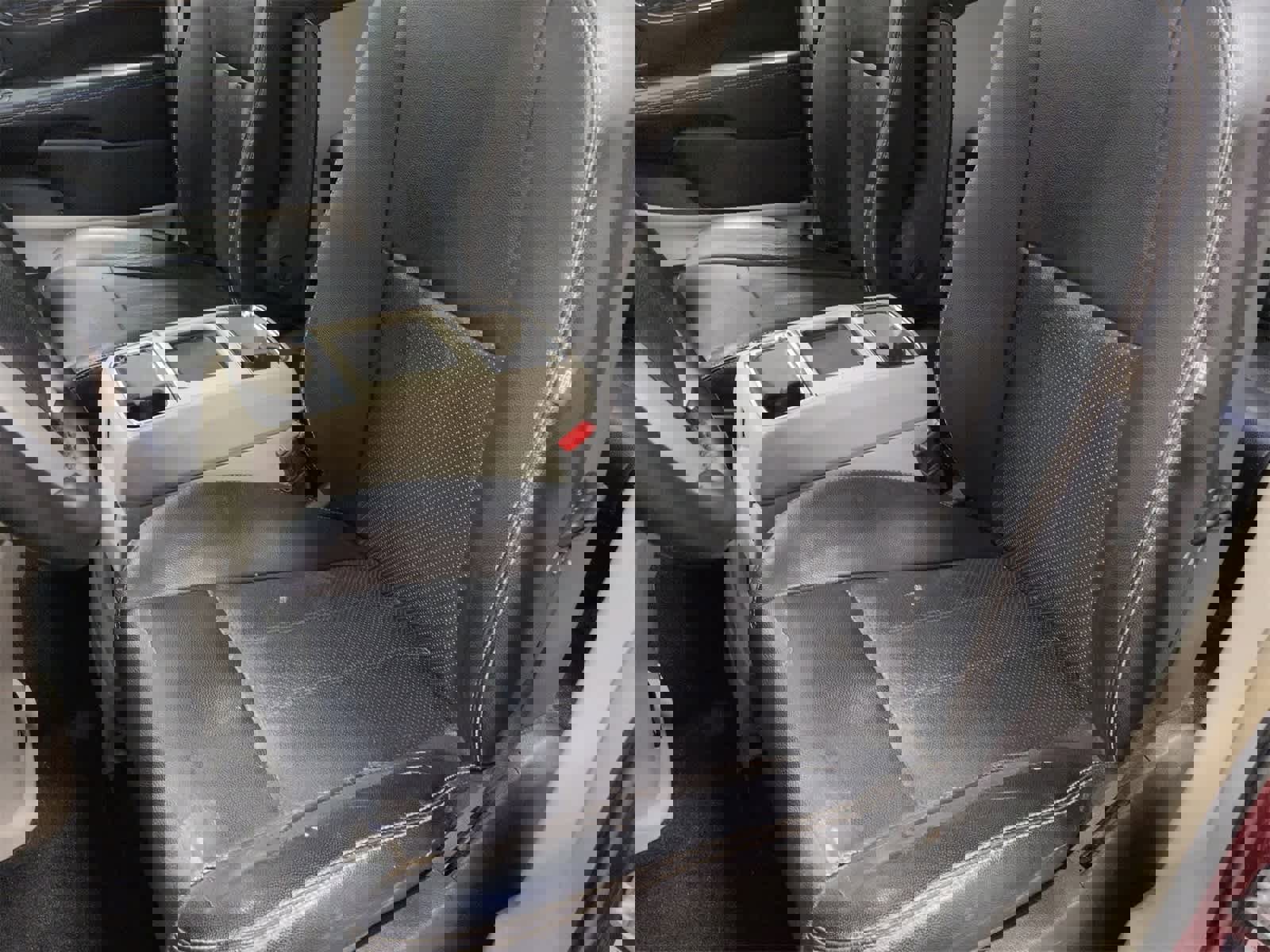 Used 2015 Chrysler Town & Country Touring-L w/ Driver Convenience Group image 17