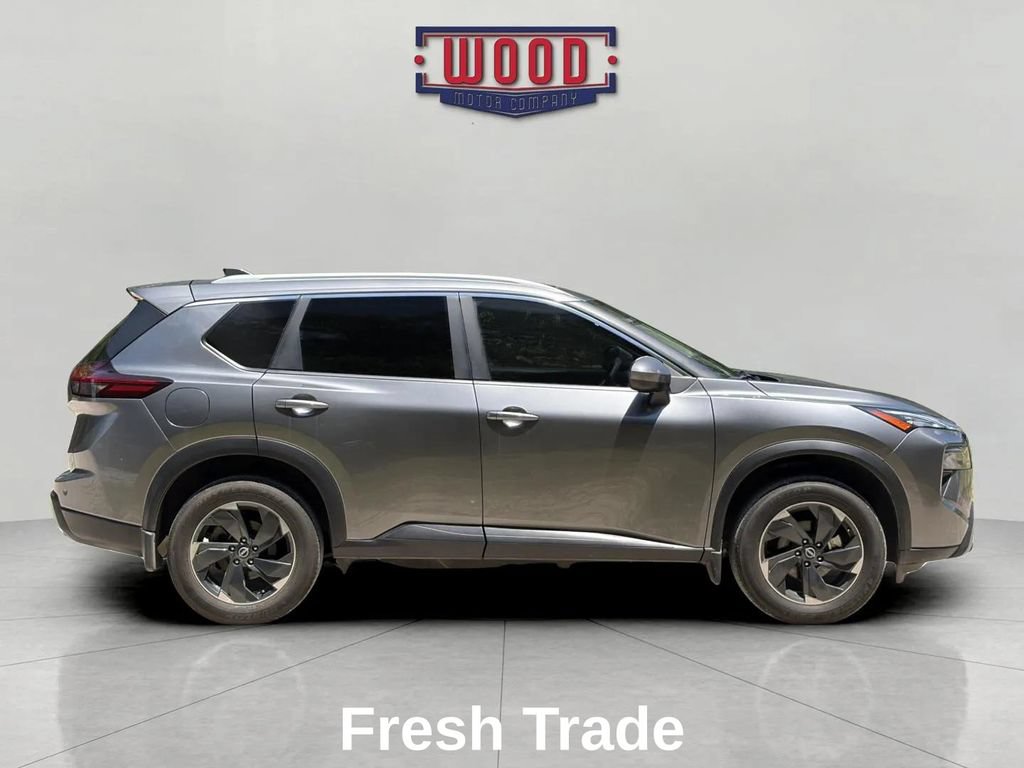 Used 2024 Nissan Rogue SV w/ SV Premium Package AWD/4WD image 5
