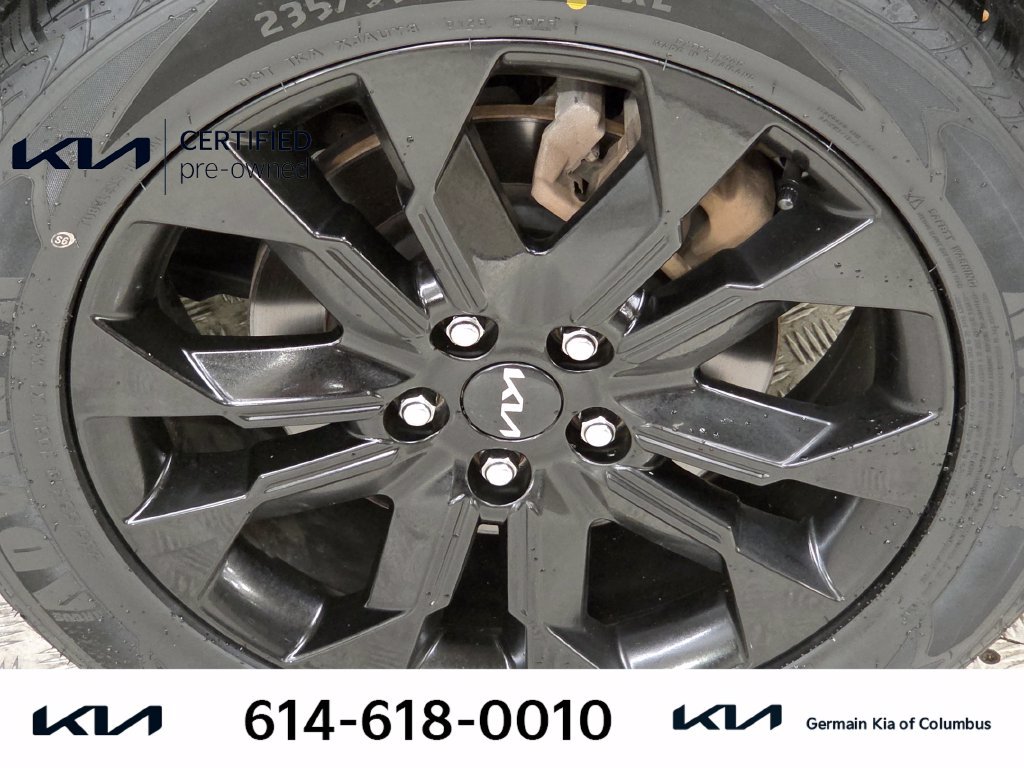 Certified 2023 Kia Carnival SX FWD image 12