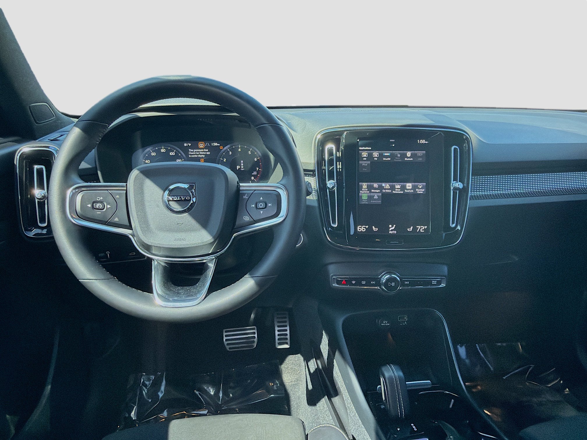 Used 2022 Volvo XC40 T5 R-Design w/ Advanced Package image 21