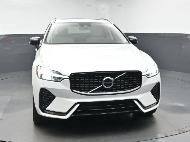 Used 2024 Volvo XC60 B5 Plus w/ Protection Package Premier AWD/4WD image 2