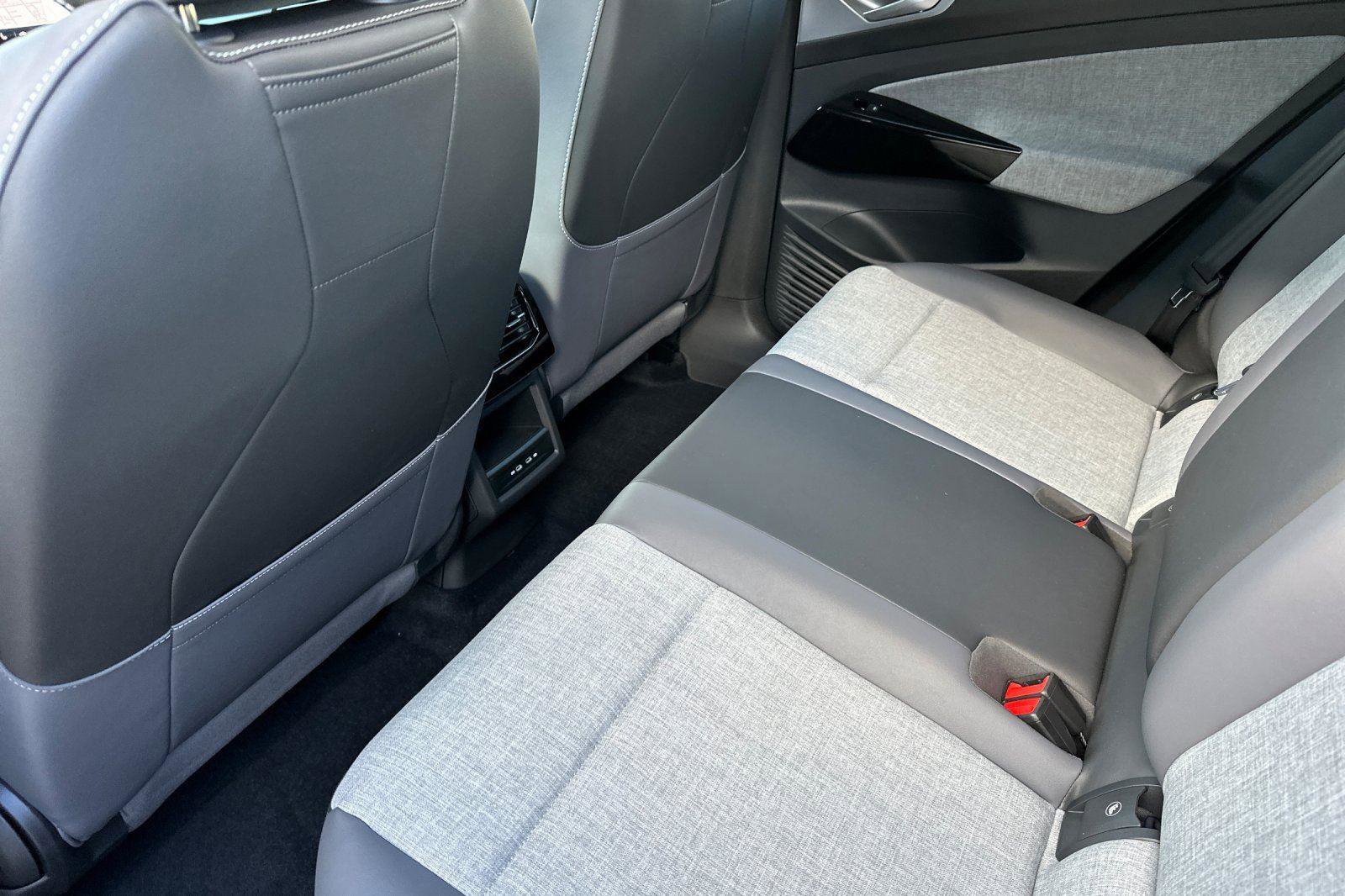 New 2025 Volkswagen ID.4 Pro image 11