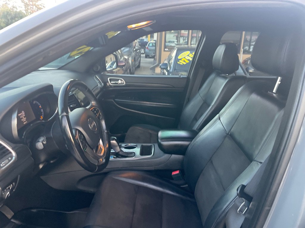 Used 2020 Jeep Grand Cherokee Altitude image 15