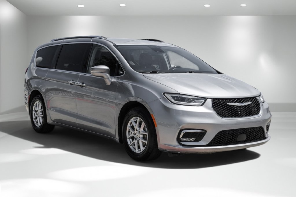 Used 2021 Chrysler Pacifica Touring-L FWD image 5