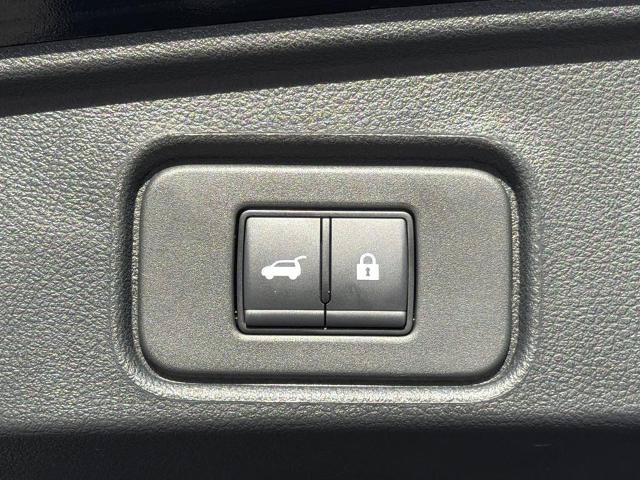 Certified 2025 Nissan Pathfinder SV w/ SV Premium Package FWD image 26