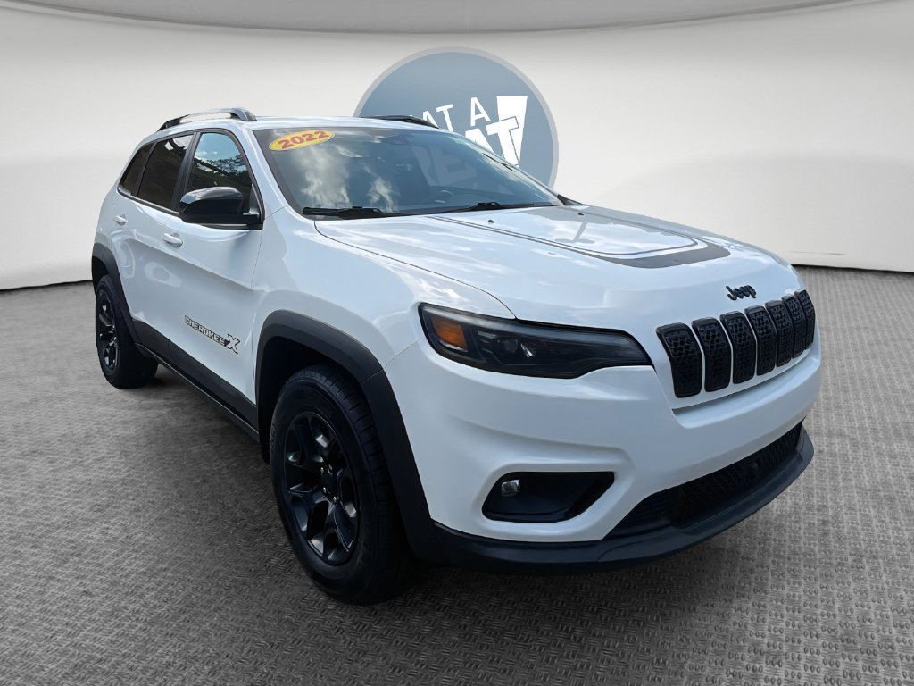 Used 2022 Jeep Cherokee Latitude AWD/4WD image 1