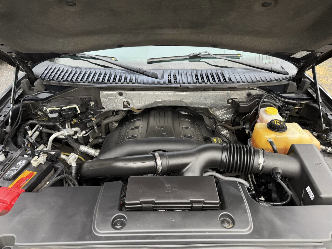 Used 2016 Ford Expedition Limited w/ Equipment Group 301A image 30