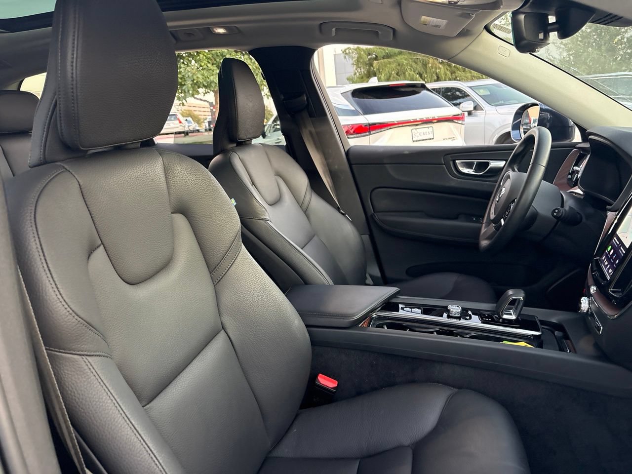 Certified 2023 Volvo XC60 B5 Plus w/ Climate Package AWD/4WD image 15