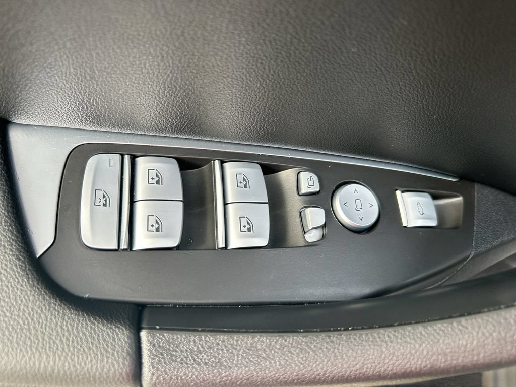 Used 2024 BMW X3 xDrive30i w/ Convenience Package AWD/4WD image 14
