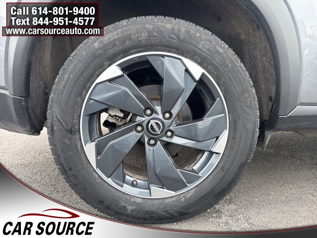 Used 2024 Nissan Rogue SV image 38