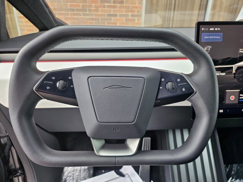 Used 2024 Tesla Cybertruck AWD Crew Cab image 38