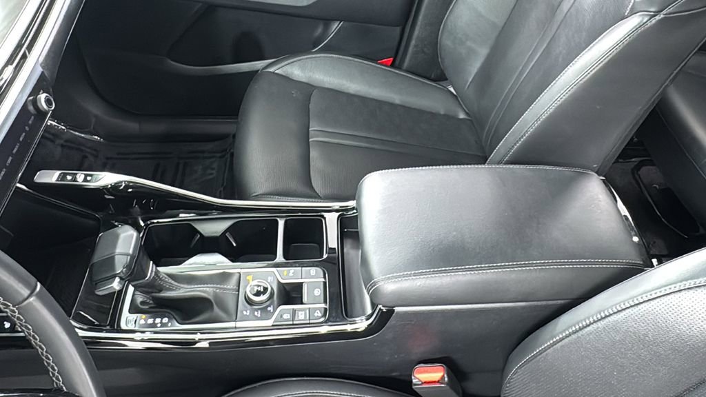 Used 2025 Kia Sorento SX image 35