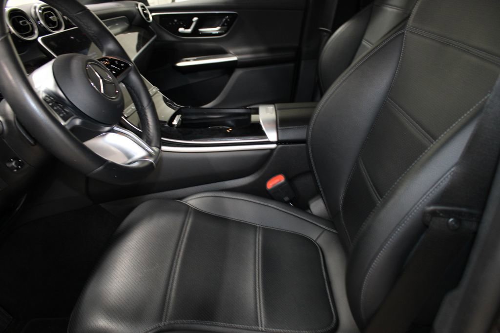 Used 2024 Mercedes-Benz GLC 300 4MATIC image 14