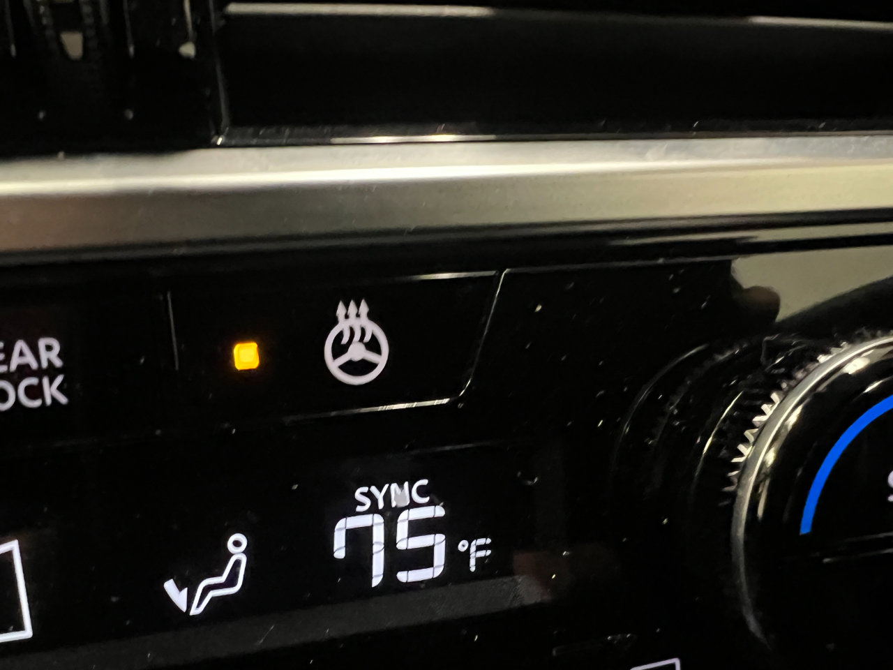 Used 2025 Nissan Pathfinder SL image 47