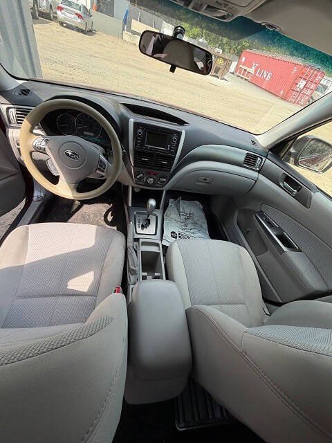 Used 2013 Subaru Forester 2.5X Premium w/ All-Weather Plus Pkg AWD/4WD image 18