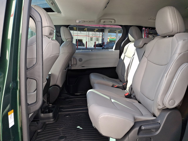 Certified 2026 Toyota Sienna XLE image 10