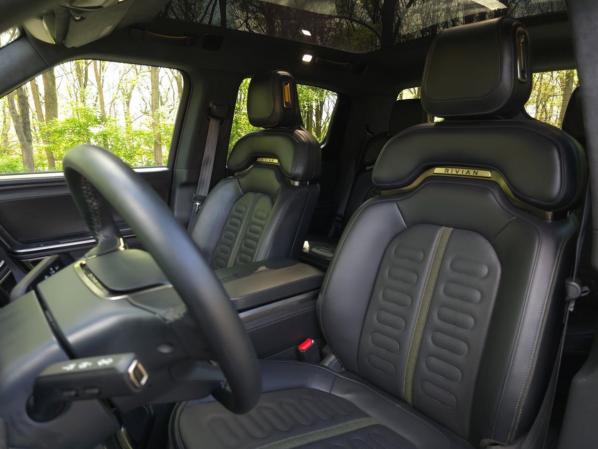 Used 2024 Rivian R1T Adventure AWD/4WD image 13