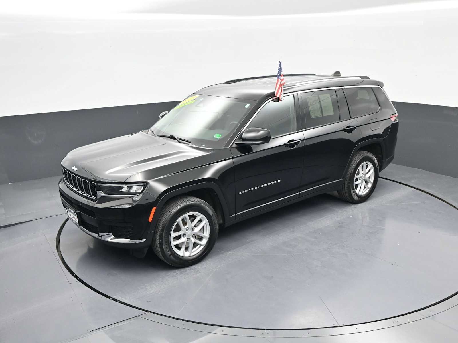 Used 2023 Jeep Grand Cherokee L Laredo image 37