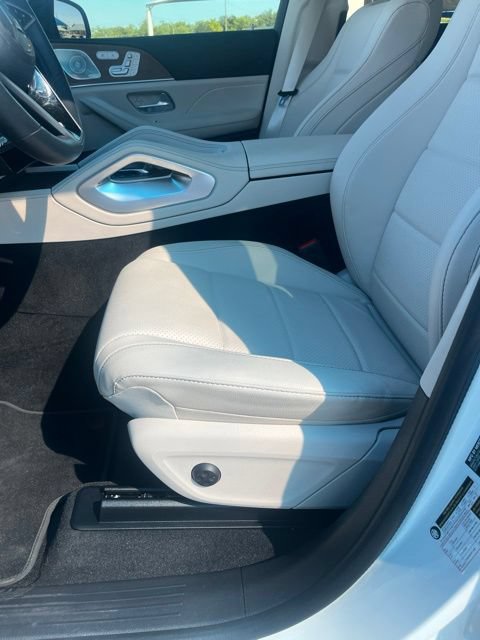 Used 2025 Mercedes-Benz GLS 450 4MATIC image 16