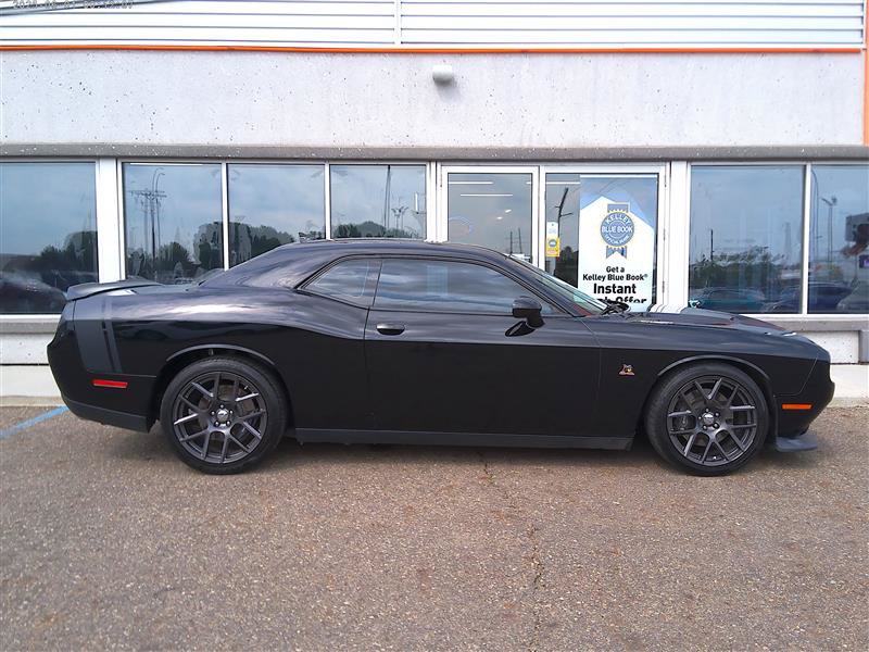 Used 2016 Dodge Challenger R/T Scat Pack w/ Leather Interior Group RWD image 4