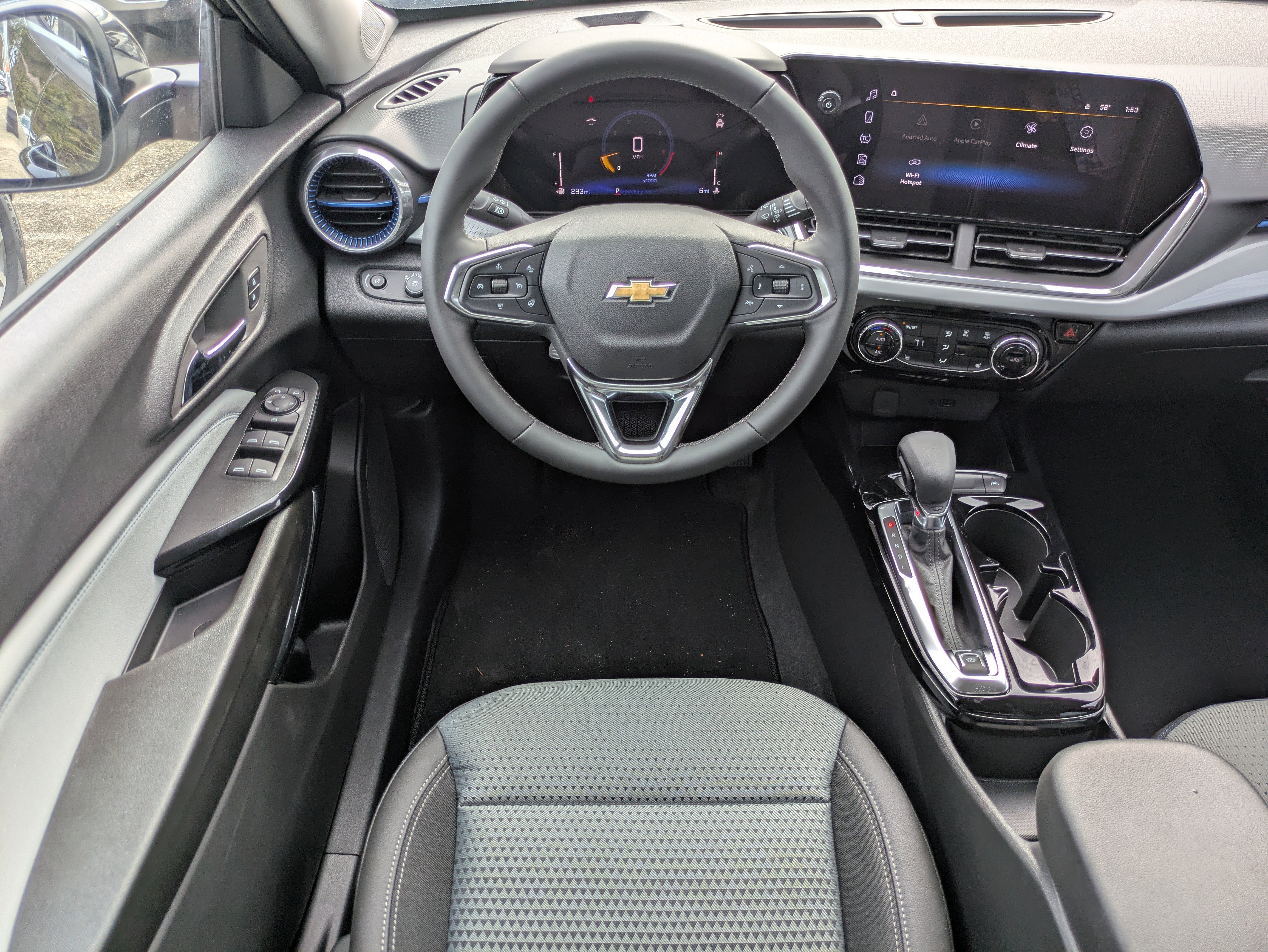 New 2025 Chevrolet Trax LT w/ Driver Confidence Package image 4