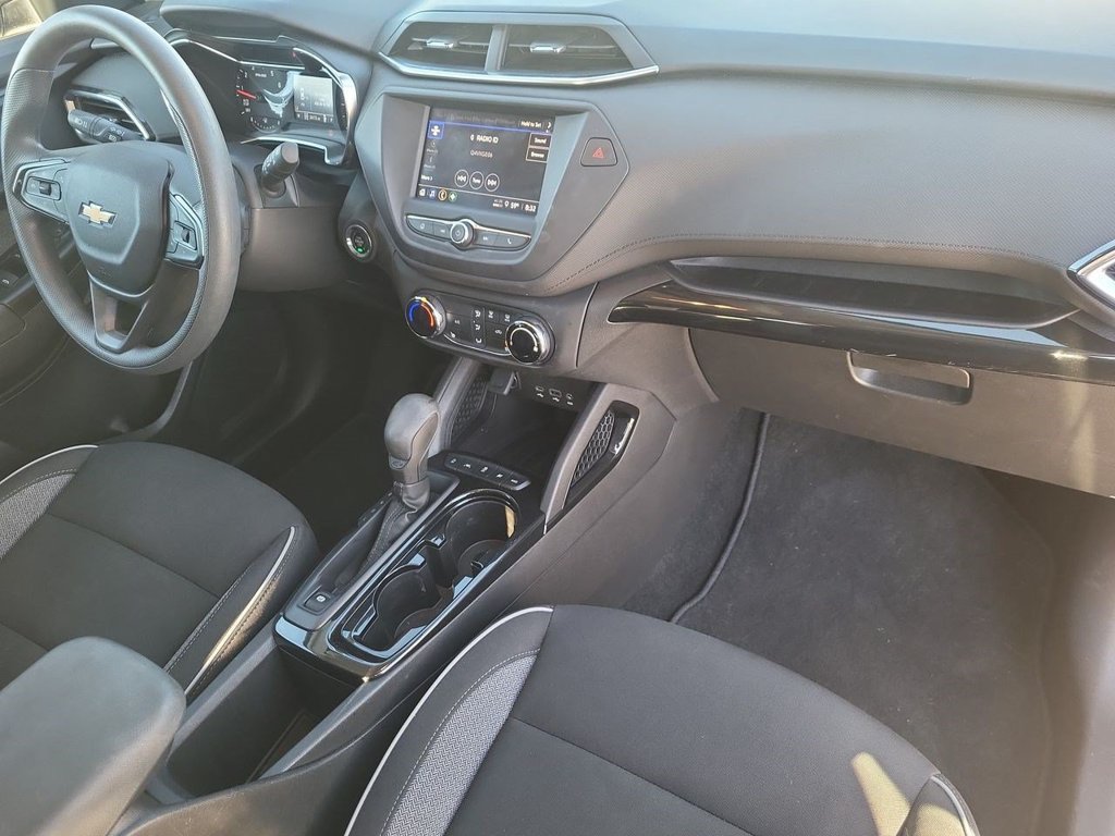Used 2023 Chevrolet TrailBlazer LT AWD/4WD image 33