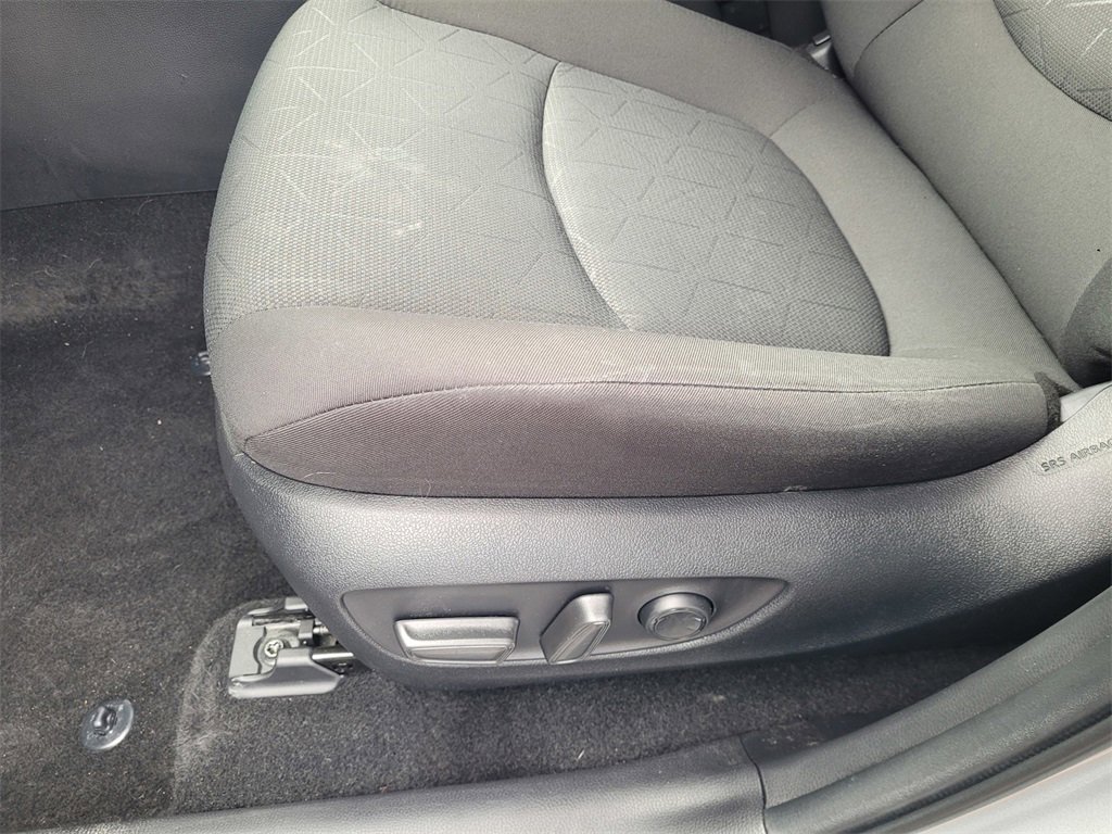 Used 2022 Toyota RAV4 XLE image 15