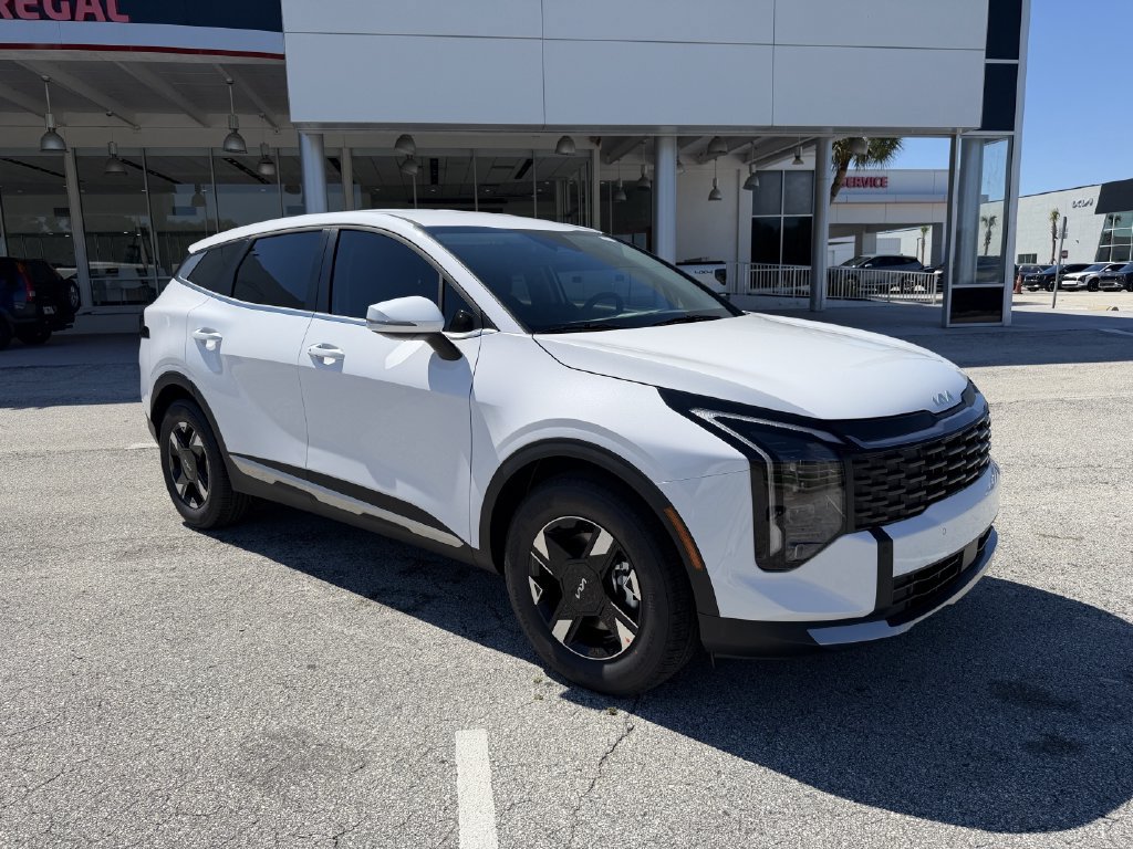 New 2027 Kia Sportage LX FWD image 2