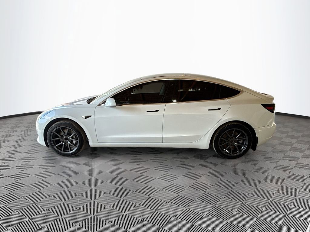 Used 2019 Tesla Model 3 Standard Range RWD image 9
