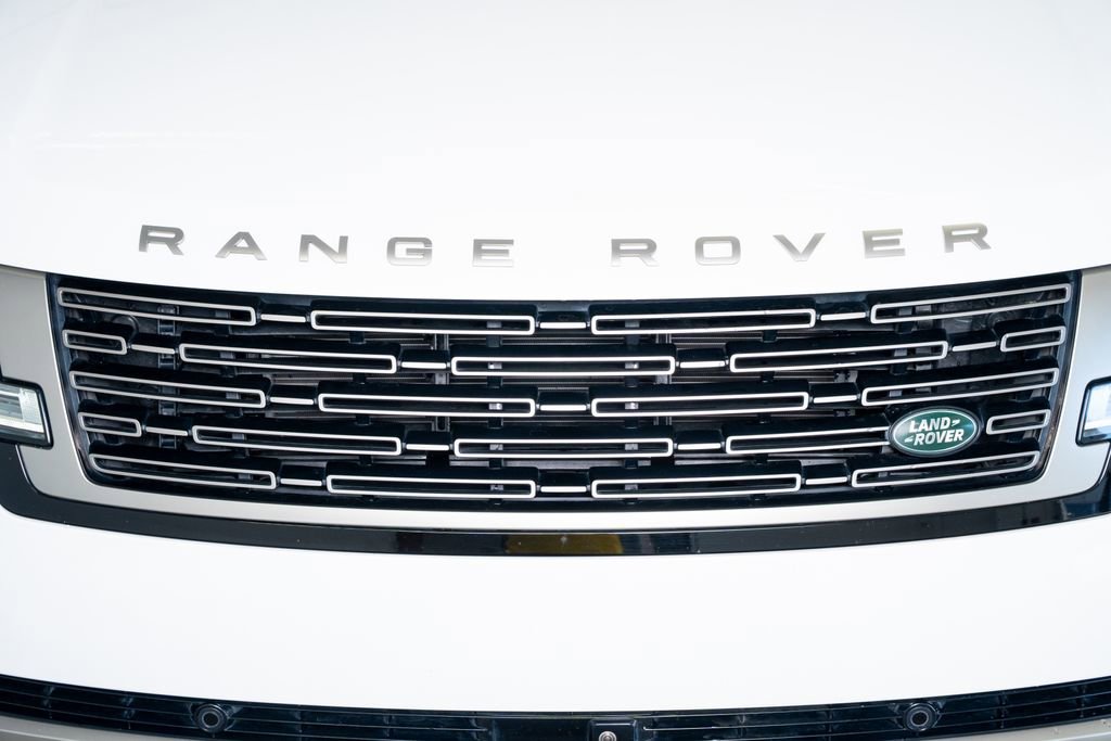 Used 2024 Land Rover Range Rover Long Wheelbase SE image 16