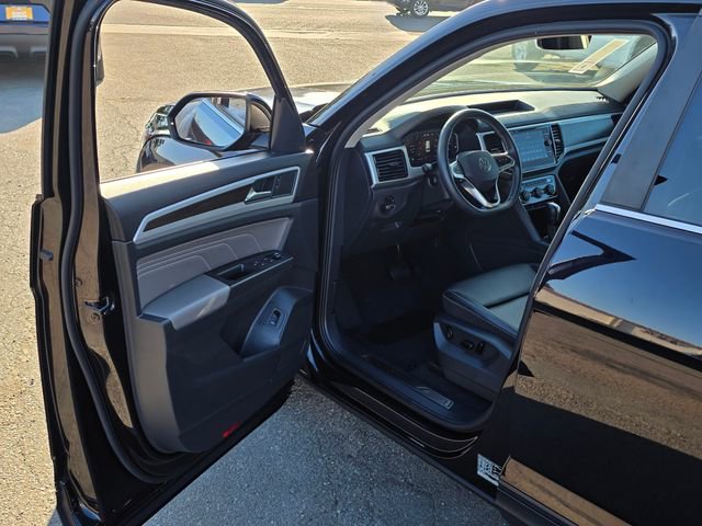 Used 2023 Volkswagen Atlas SE image 48