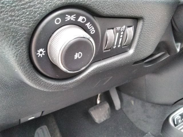 New 2026 Chrysler Pacifica Select AWD/4WD image 27
