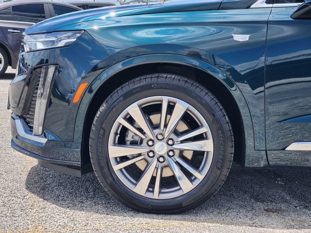 Used 2025 Cadillac XT6 Premium Luxury w/ LPO, Floor Liner Package FWD image 8