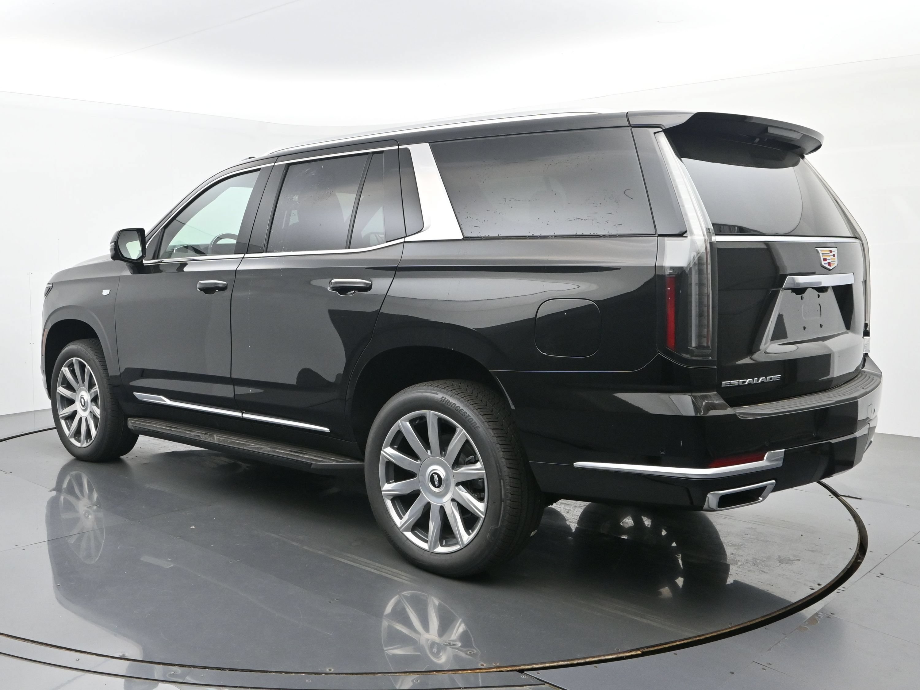 New 2026 Cadillac Escalade 4WD w/ LPO, Floor Liner Package image 3