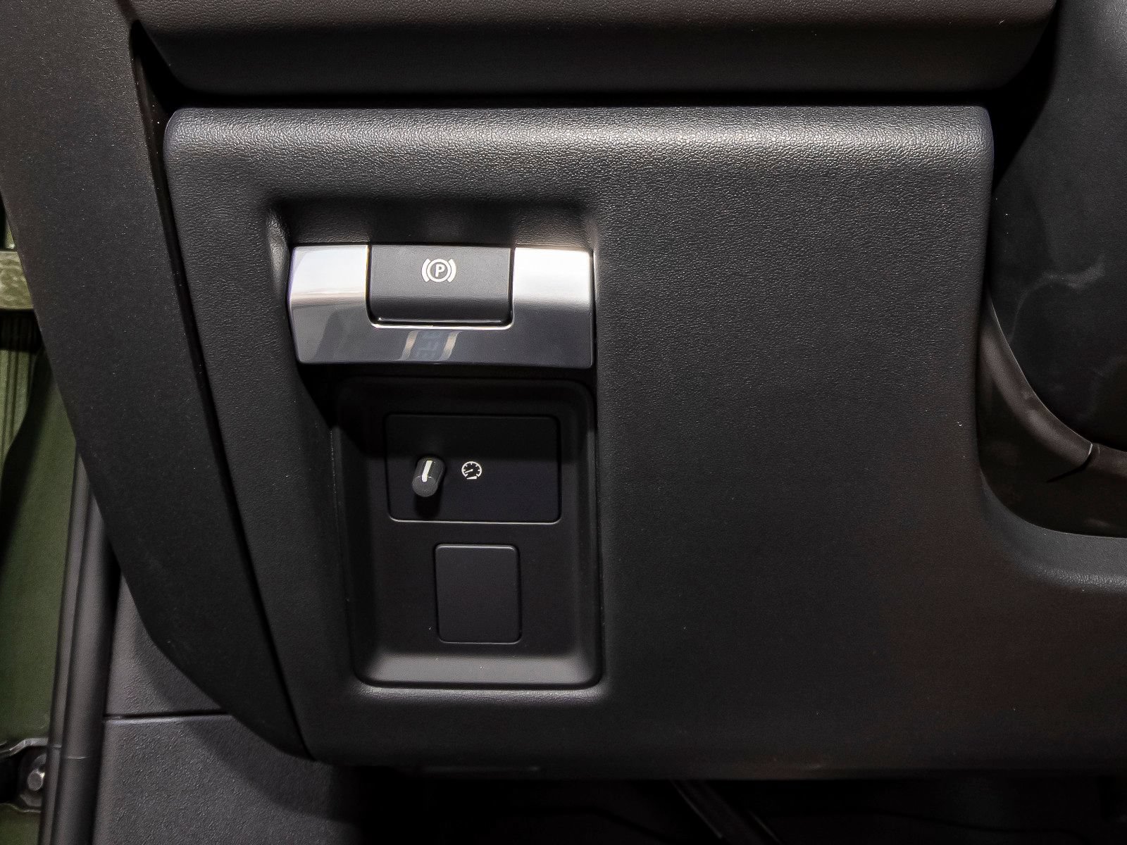 New 2026 Land Rover Defender 110 X AWD/4WD image 11