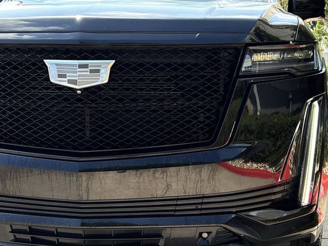 Used 2023 Cadillac Escalade ESV Sport Platinum image 8