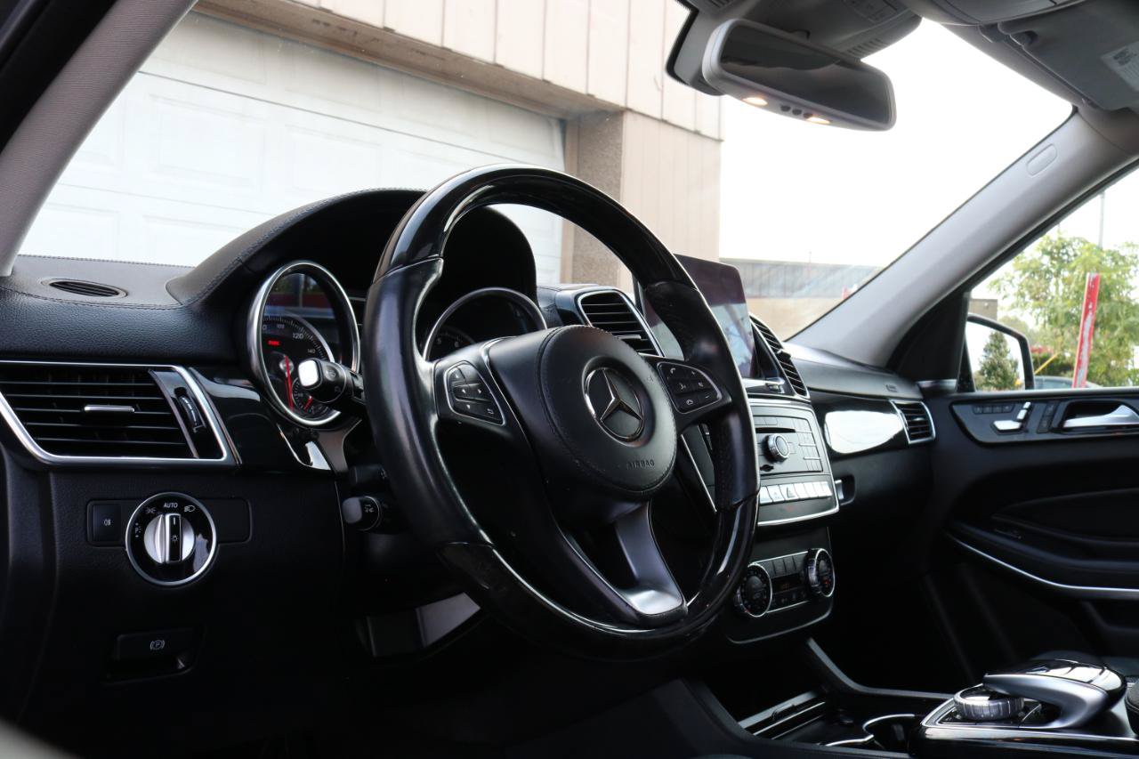 Used 2018 Mercedes-Benz GLS 550 4MATIC image 26
