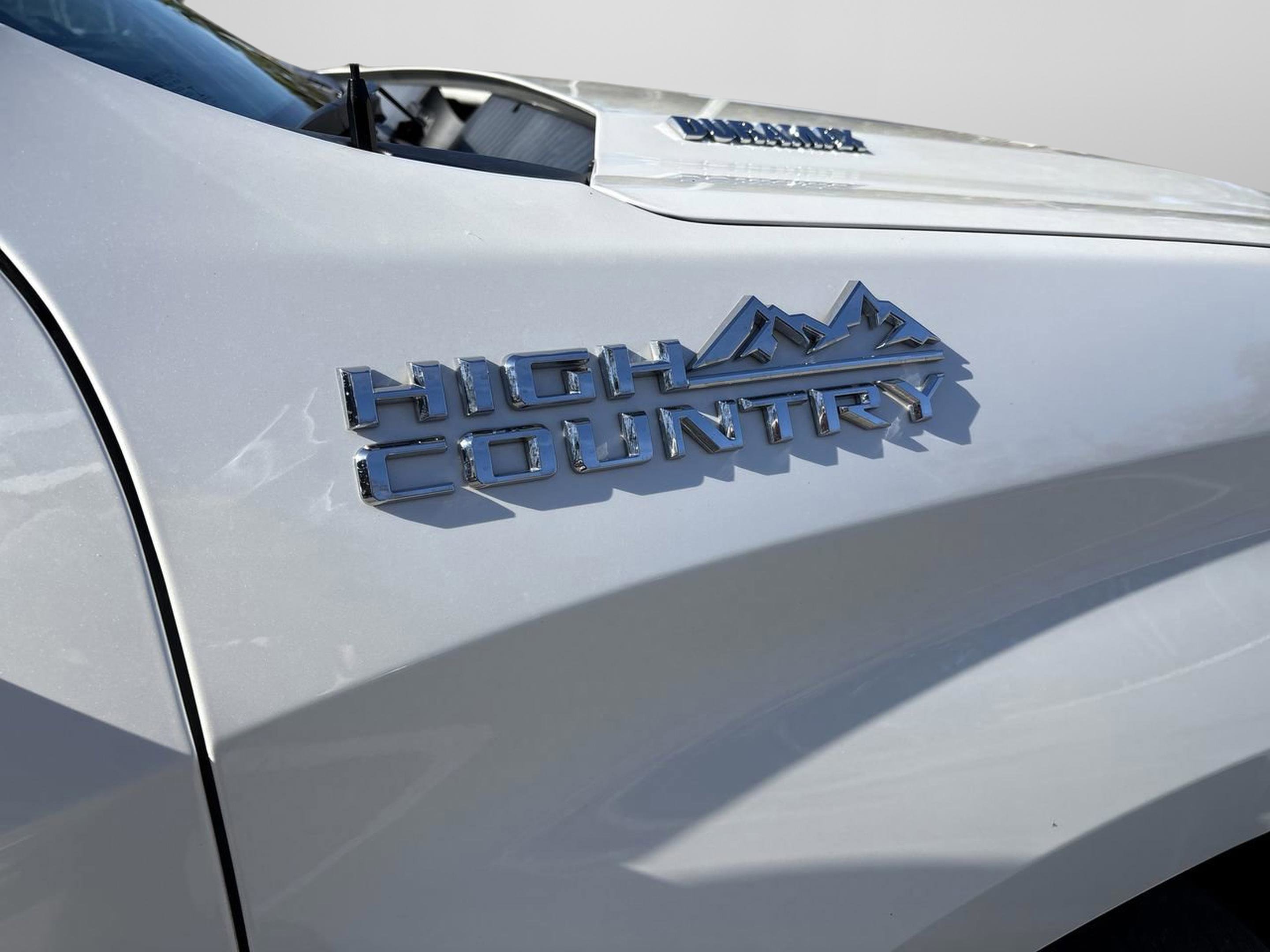 Used 2020 Chevrolet Silverado 1500 High Country w/ Technology Package image 16