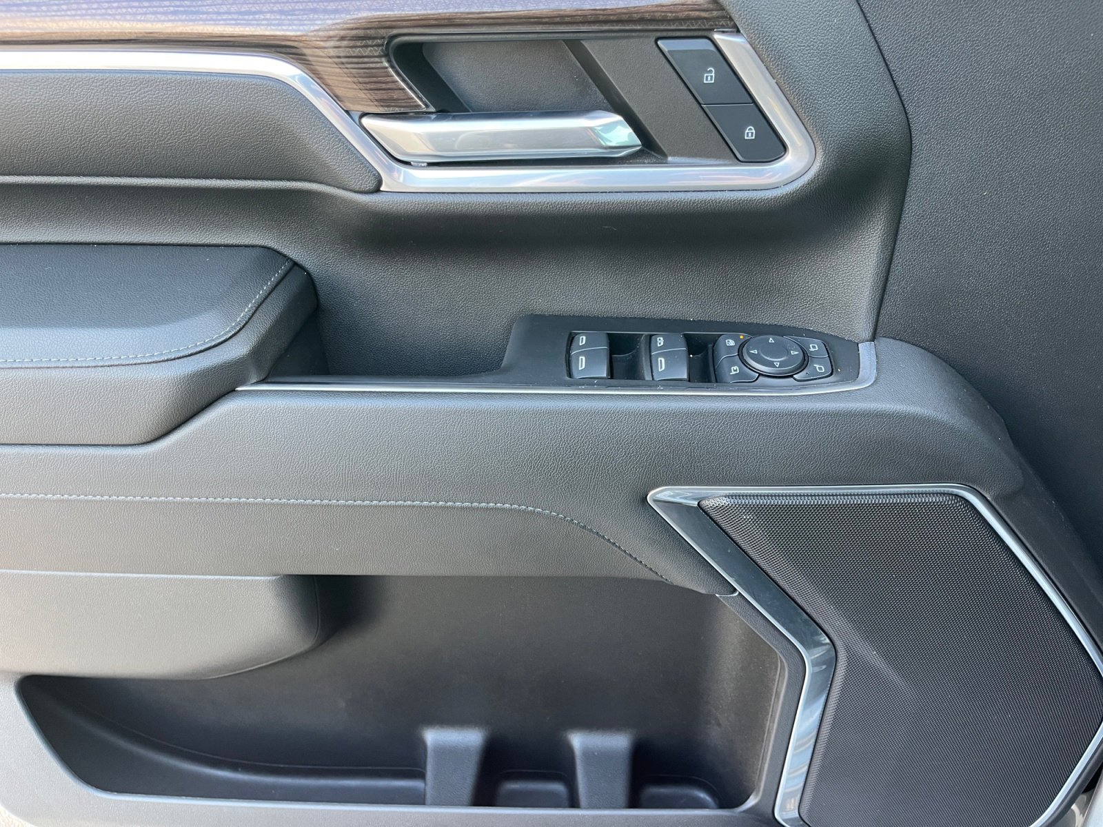 Used 2024 Chevrolet Silverado 2500 LT image 24