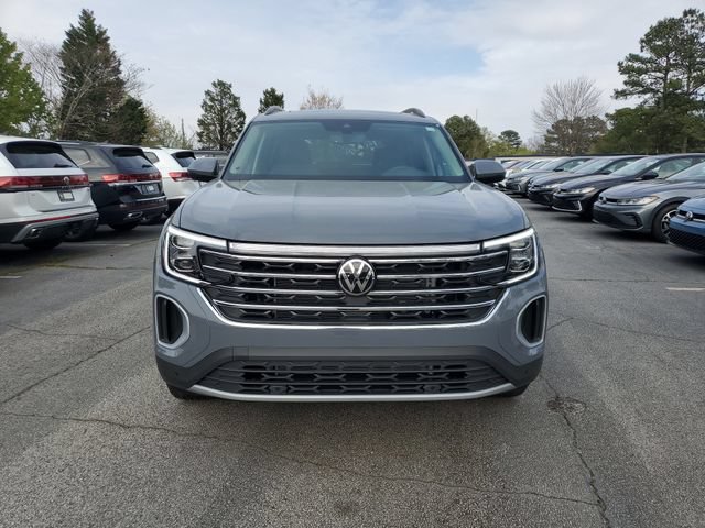 New 2026 Volkswagen Atlas SE FWD image 2