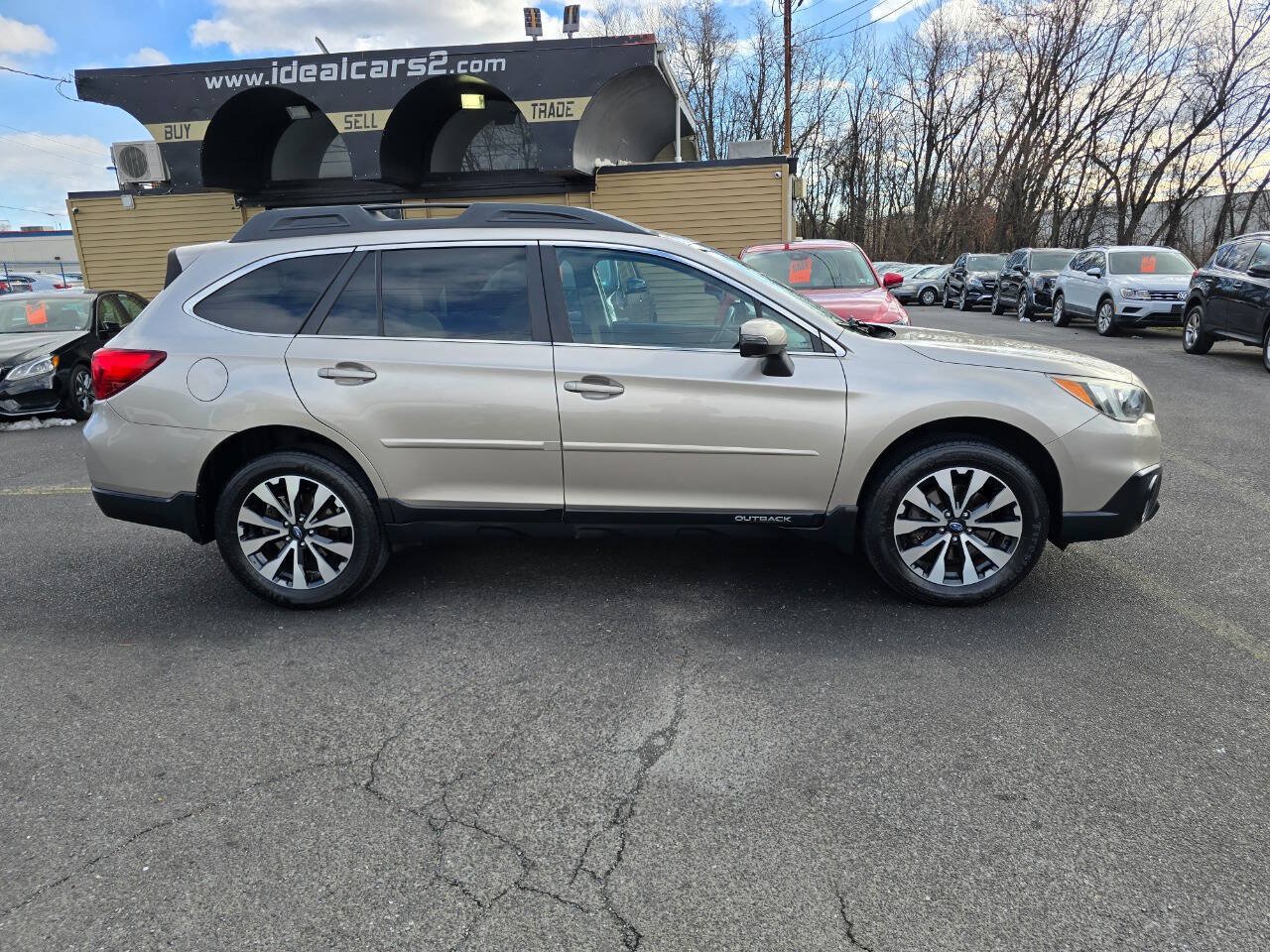 Used 2015 Subaru Outback 2.5i Limited AWD/4WD image 2
