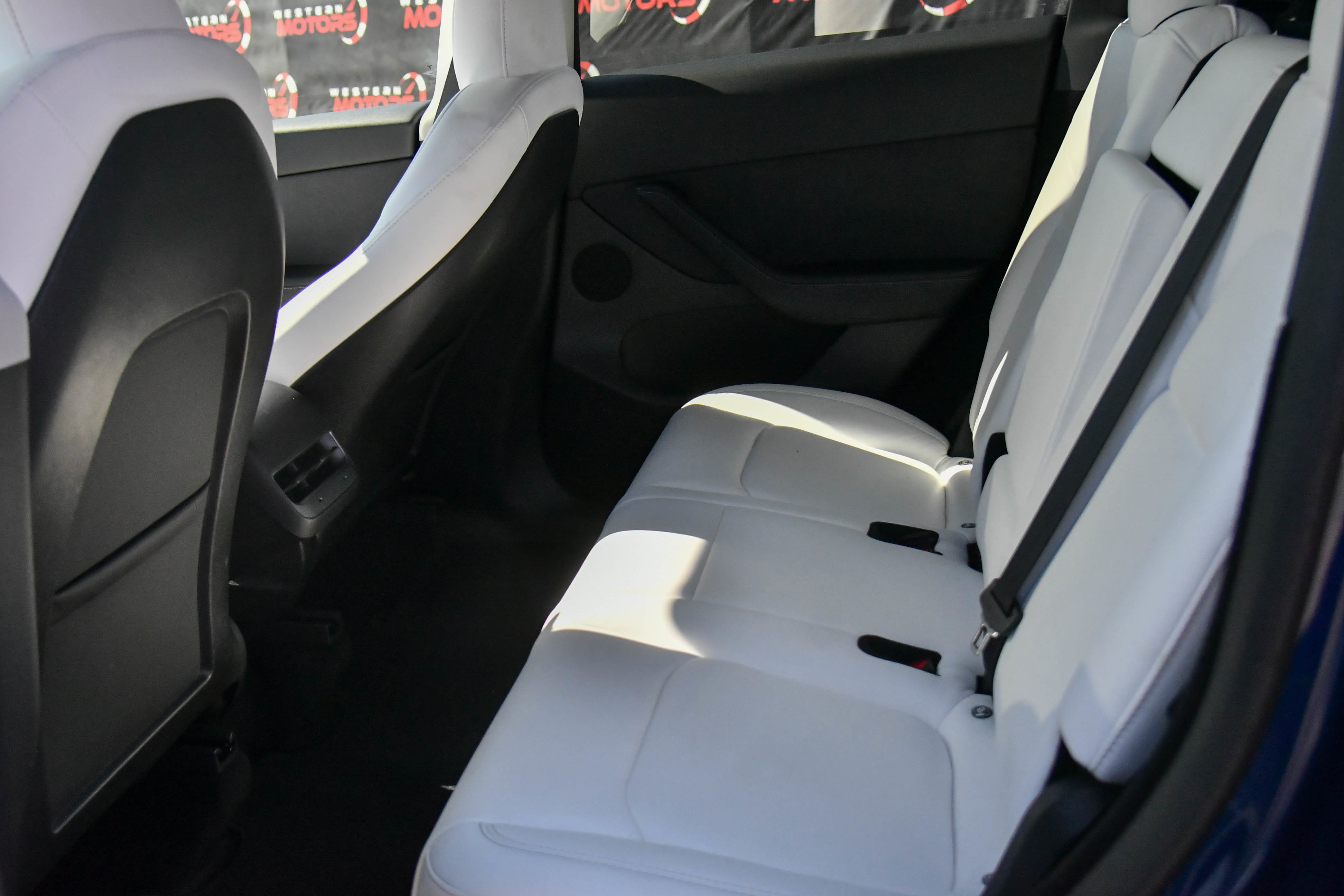 Used 2023 Tesla Model Y Long Range AWD/4WD image 33
