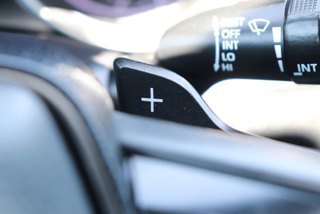 Used 2021 Toyota Camry SE w/ Carpet Mat Package (TMS) FWD image 21