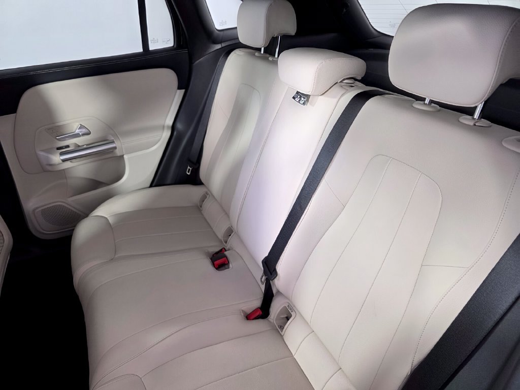 Certified 2025 Mercedes-Benz GLA 250 image 16
