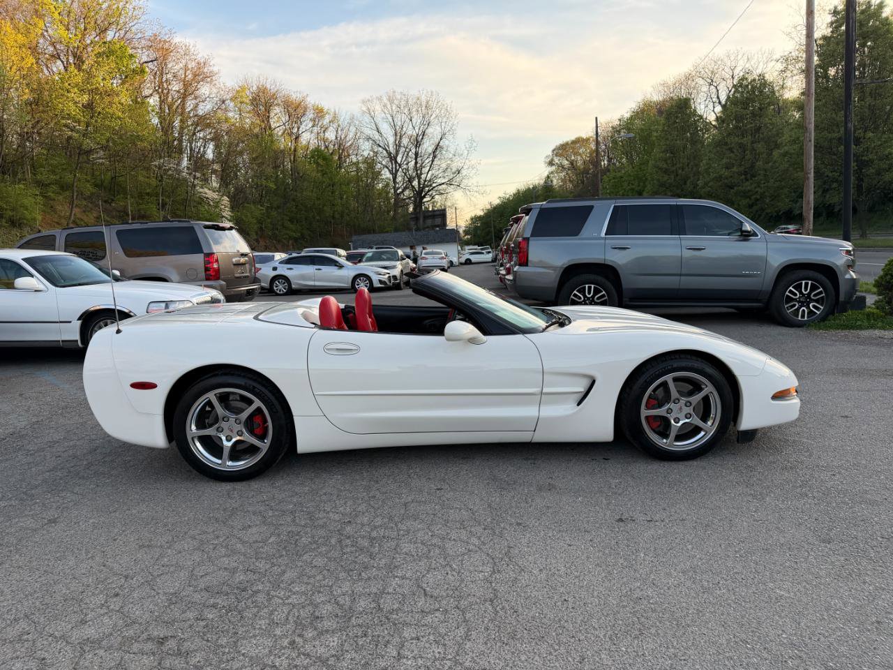 Used 2002 Chevrolet Corvette Convertible w/ Preferred Equipment Group2 RWD image 4