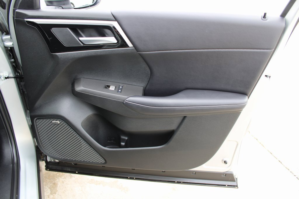 Used 2025 Mitsubishi Outlander SE image 27