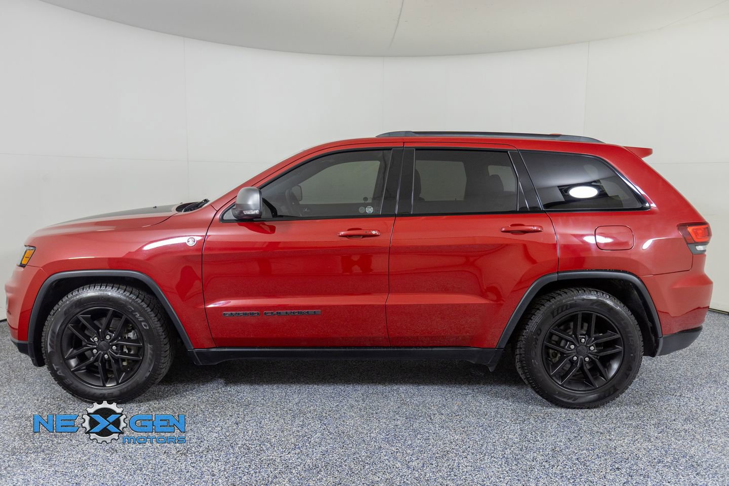 Used 2019 Jeep Grand Cherokee Trailhawk image 4
